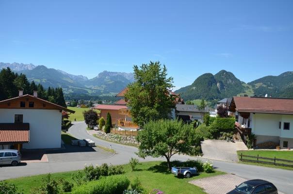 Haus Lindeneck - Erika Schwentner Apartment Kössen Екстериор снимка